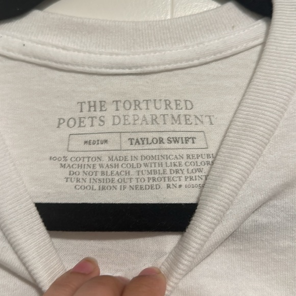 Taylor Swift Shirt (M) - Picture 2 of 3